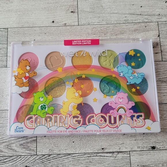 CARE BEARS. Wet N Wild Care Bears Eyeshadow Palette - Picture 1 of 6